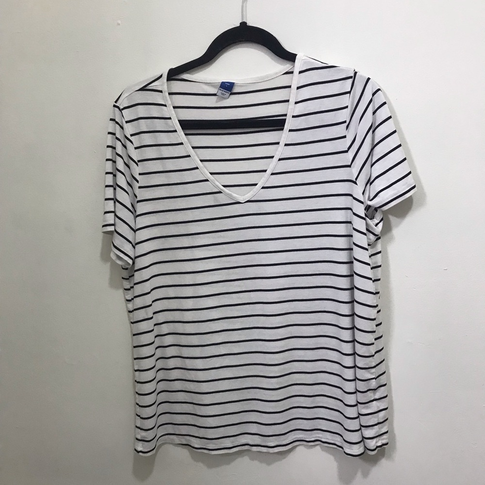 Classic V-Neck Striped Women’s Tee - White & Black